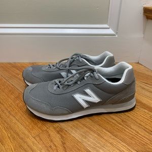 Ladies Suede gray and white 515 NEW BALANCE SNEAKERS Size 7